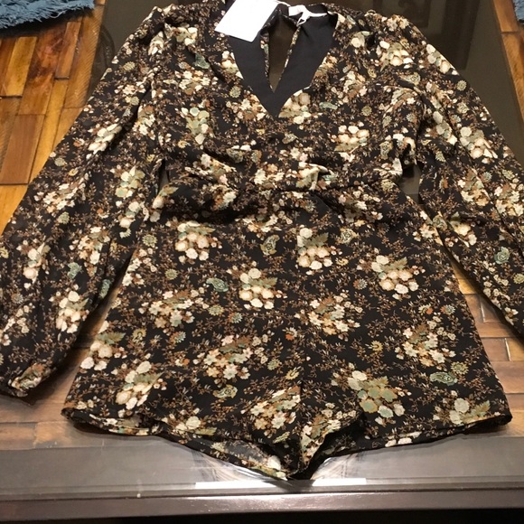 WAYF Romper! - Picture 1 of 3